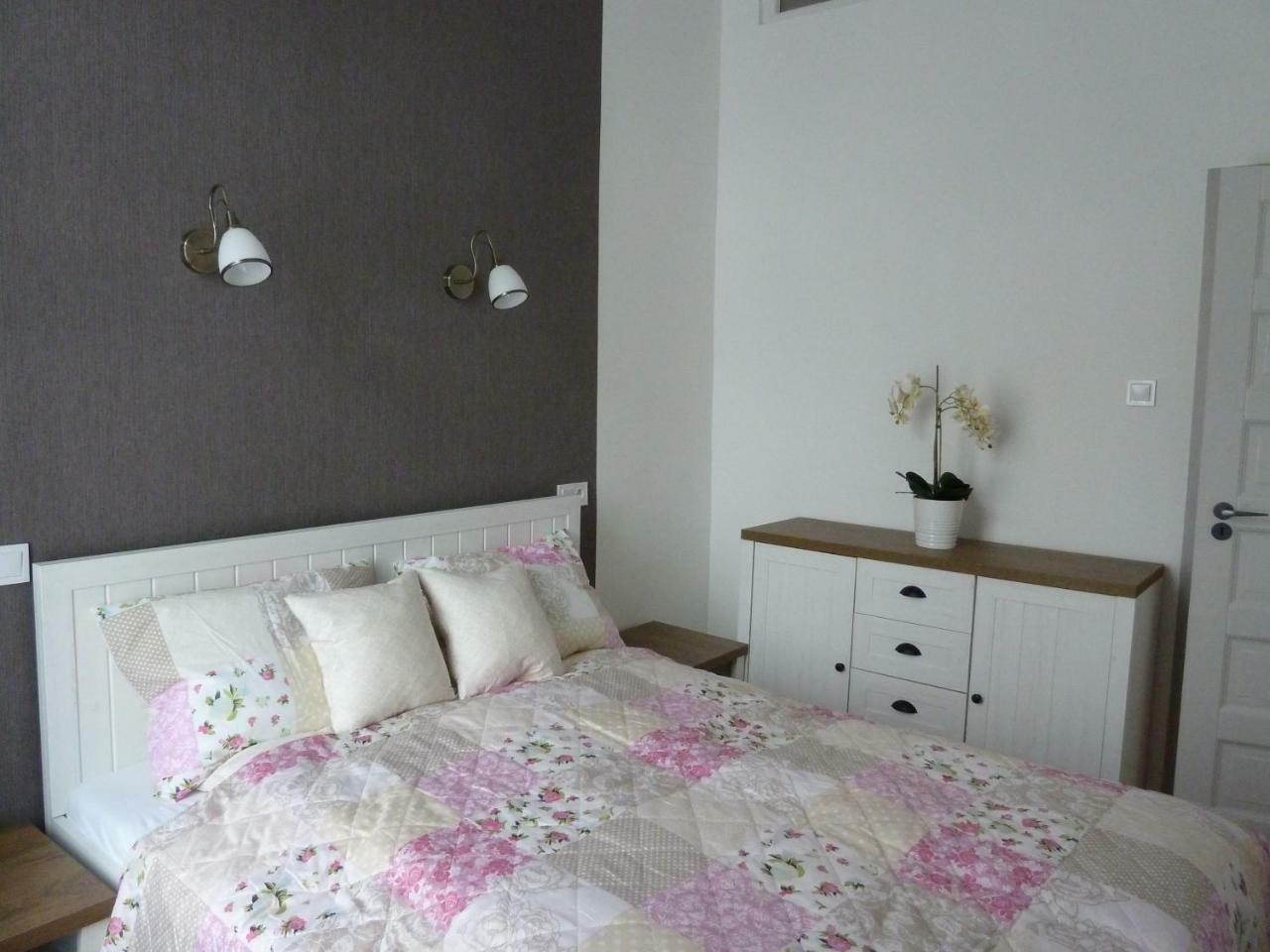 Kossuth Apartmanok Debrecen Exterior foto